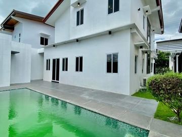 HOUSE AND LOT FOR RENT with pool  IN ANGELES CITY NEAR CLARK