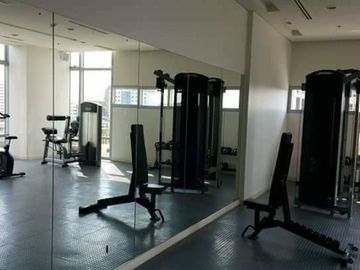 1BR/Studio unit in Manila near UP, PGH , Robinsons mall, LRT1