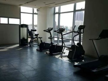 1BR/Studio unit in Manila near UP, PGH , Robinsons mall, LRT1