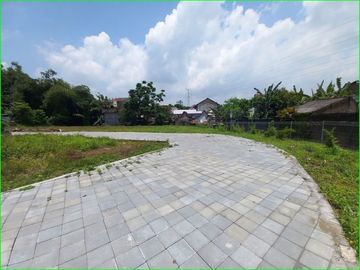 Tanah Matang ; 200 Meter Jl Kaliurang Km.7