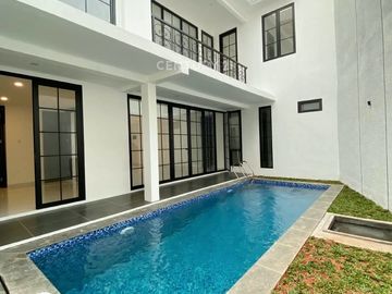Rumah Mewah Ada Swimming Pool Di Sektor 9 Bintaro Am 17381