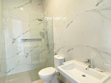 Rumah Mewah Ada Swimming Pool Di Sektor 9 Bintaro Am 17381