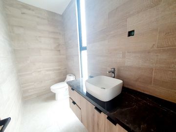 Casa en VENTA con ALBERCA Esquina FRACC PUNTA TIBURON