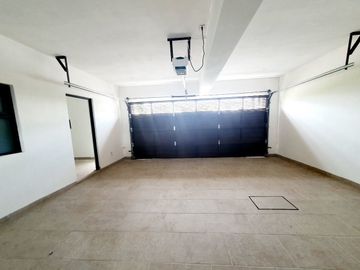 Casa en VENTA con ALBERCA Esquina FRACC PUNTA TIBURON