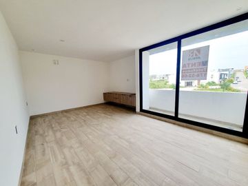 Casa en VENTA con ALBERCA Esquina FRACC PUNTA TIBURON