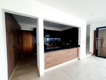 Casa en VENTA con ALBERCA Esquina FRACC PUNTA TIBURON