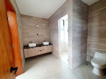 Casa en VENTA con ALBERCA Esquina FRACC PUNTA TIBURON