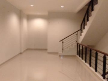 Ruko Tol Boulevard Harga Murah Nego Mewah Luas Cocok Untuk Usaha Cafe