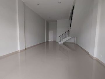 Ruko Tol Boulevard Harga Murah Nego Mewah Luas Cocok Untuk Usaha Cafe