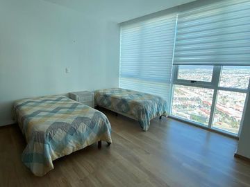Venta de Departamento en Juriquilla Towers, Amueblado y Equipado