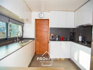 Departamento en venta de 3 dorm. en Las Condes