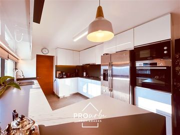Departamento en venta de 3 dorm. en Las Condes