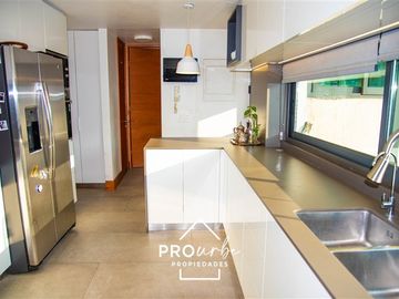 Departamento en venta de 3 dorm. en Las Condes