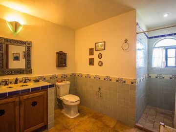 CASA MEXICANA EN CHAPALA CON VISTA AL LAGO