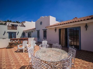 CASA MEXICANA EN CHAPALA CON VISTA AL LAGO