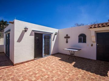 CASA MEXICANA EN CHAPALA CON VISTA AL LAGO