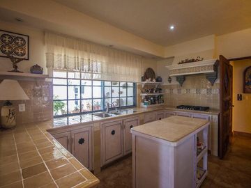 CASA MEXICANA EN CHAPALA CON VISTA AL LAGO