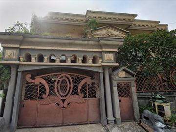 Rumah Mewah Dharmahusada Utara Siap Huni di Surabaya