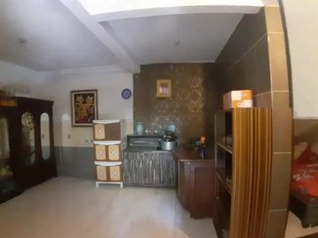 Rumah Mewah Dharmahusada Utara Siap Huni di Surabaya