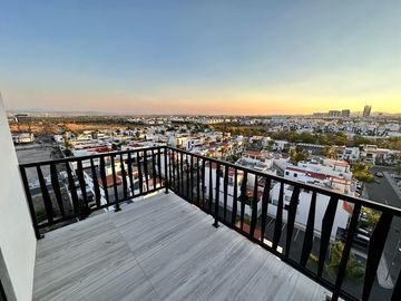 Pent house con Roof garden frente a Moscati Juriquilla Qro. E1