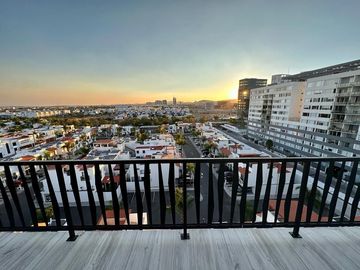 Pent house con Roof garden frente a Moscati Juriquilla Qro. E1