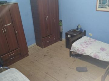Buen PH al fondo en Planta Baja de 4 ambientes con buena ubicación en Villa Lynch, San Martín.