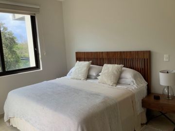 Departamento, 3 albercas, roof top con 6 jacuzzis, area de asador, terraza con b