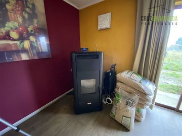 Casa en Venta en Amplia casa de 300 m2 en Parcela de 11.100 m2 - Sector Las Marcas - Camino a Rio Sur