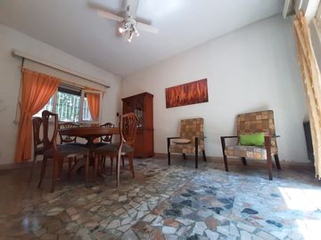 Casa en venta en Valentin Alsina