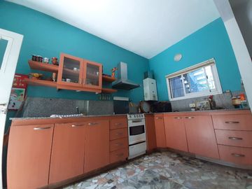 Casa en venta en Valentin Alsina