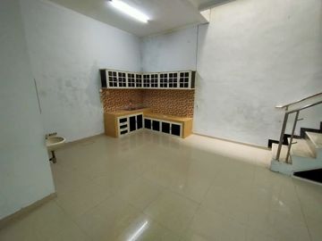 Rumah 2 Lantai Siap Huni Karang Empat Surabaya