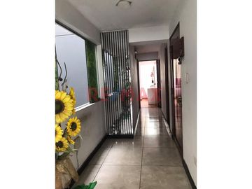 Venta De Departamento En La Urbanizacion  Santa Patricia La Molina