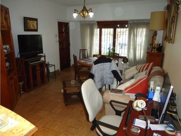 Chalet 3 ambientes en venta zona, Villa Primera