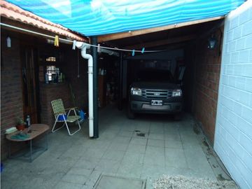 Chalet 3 ambientes en venta zona, Villa Primera