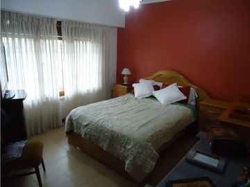 Chalet 3 ambientes en venta zona, Villa Primera
