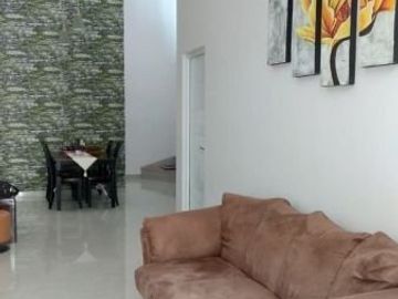 Rumah 2lt Mewah.. Perum Kosagrha Rungkut 1.65 M negoo