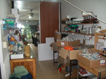 CASA 7 AMB. C/ GARAGE Y PISCINA - EXCELENTE