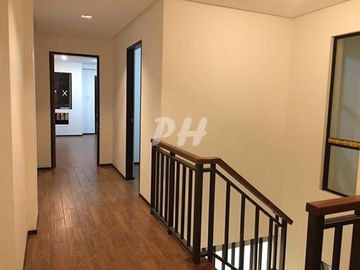 PH947 Townhouse in Project 8 for sale At 8.2M