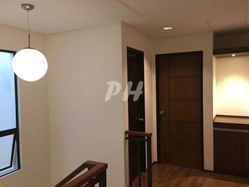 PH947 Townhouse in Project 8 for sale At 8.2M