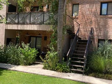 Condominio La Esquina, Pilar