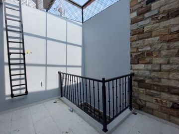 Dijual Rumah Hook Siap Huni View Gunung Cluster Taman Udayana Sentul City