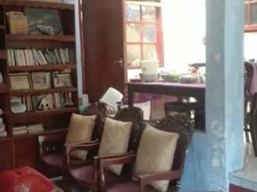 Rumah Lama Terawat Apik Tanah Luas Sarijadi Bandung