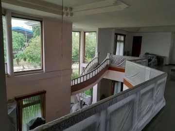 Dijual rumah 2lantai siap huni Margorejo indah surabaya