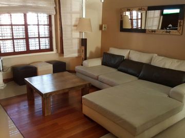 CASA DE 5/6 AMBIENTES CON QUINCHO Y JARDIN , 430 M2