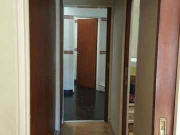 CASA DE 5/6 AMBIENTES CON QUINCHO Y JARDIN , 430 M2