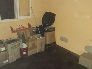 PH 4 AMBIENTES, TIPO CASA, AL FRENTE EN MORON. EXCELENTE OPORTUNIDAD. VENTA URGENTE.