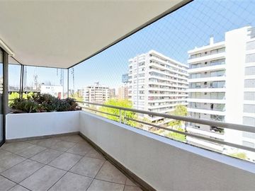 Departamento 3D 2B con 3 terrazas estacionamiento y bodega
