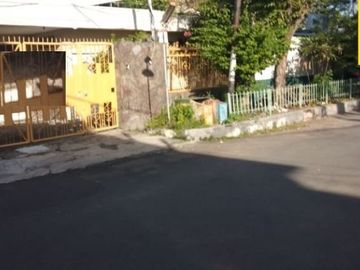 Dijual Rumah bentuk tanah L di Sukomanunggal Jaya, Surabaya