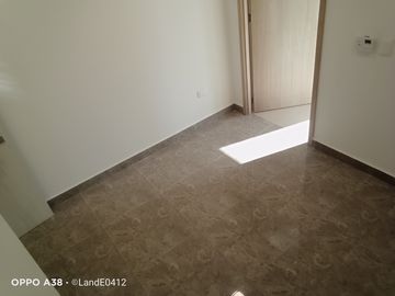 consultorio en arriendo en portal de genoves. Cod A118182