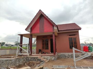 RUMAH VILLA SYARIAH NUANSA ETNIK DI BOGOR VIEW GUNUNG SALAK